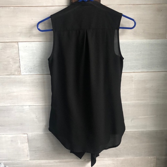 Black Sleeveless Blouse - Picture 2 of 5